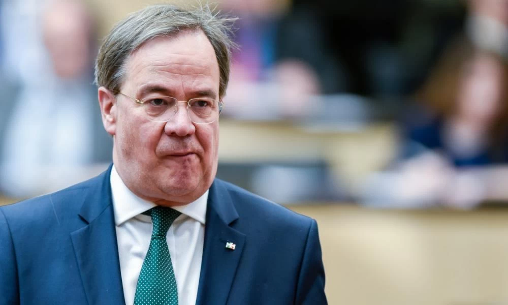 Γερμανία: Συγγνώμη για τα λάθη του ζήτησε ο Άρμιν Λάσετ-Επιμένει για «Τζαμάικα»